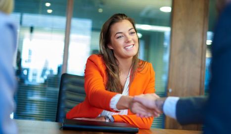 W B2 Impact prowadzimy program rekomendacji pracownika