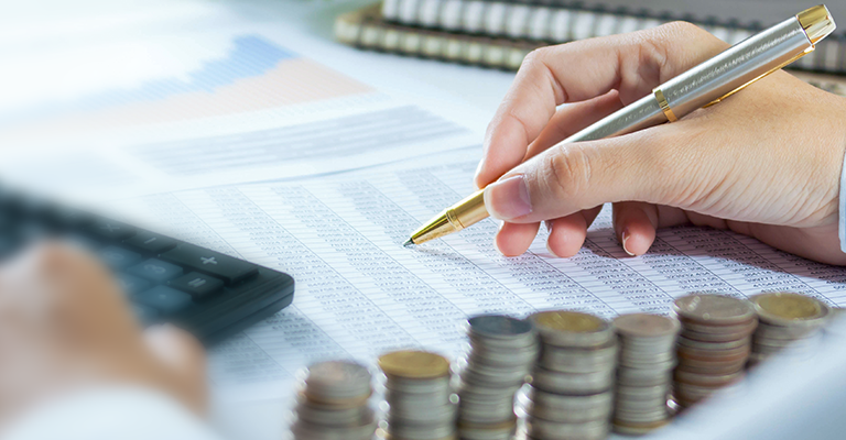 Zwłoka a opóźnienie różnice