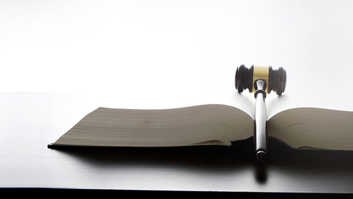 Różnica między firmą windykacyjną a komornikiem